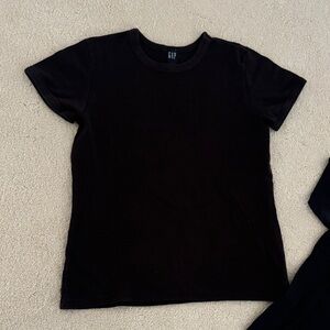GAP women’s Short Sleeve Black Tee